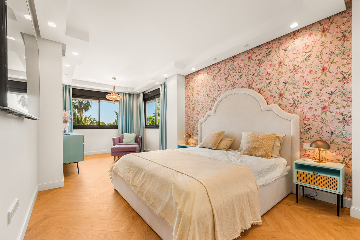 Apartment for short term rent in Marbella Golden Mile
