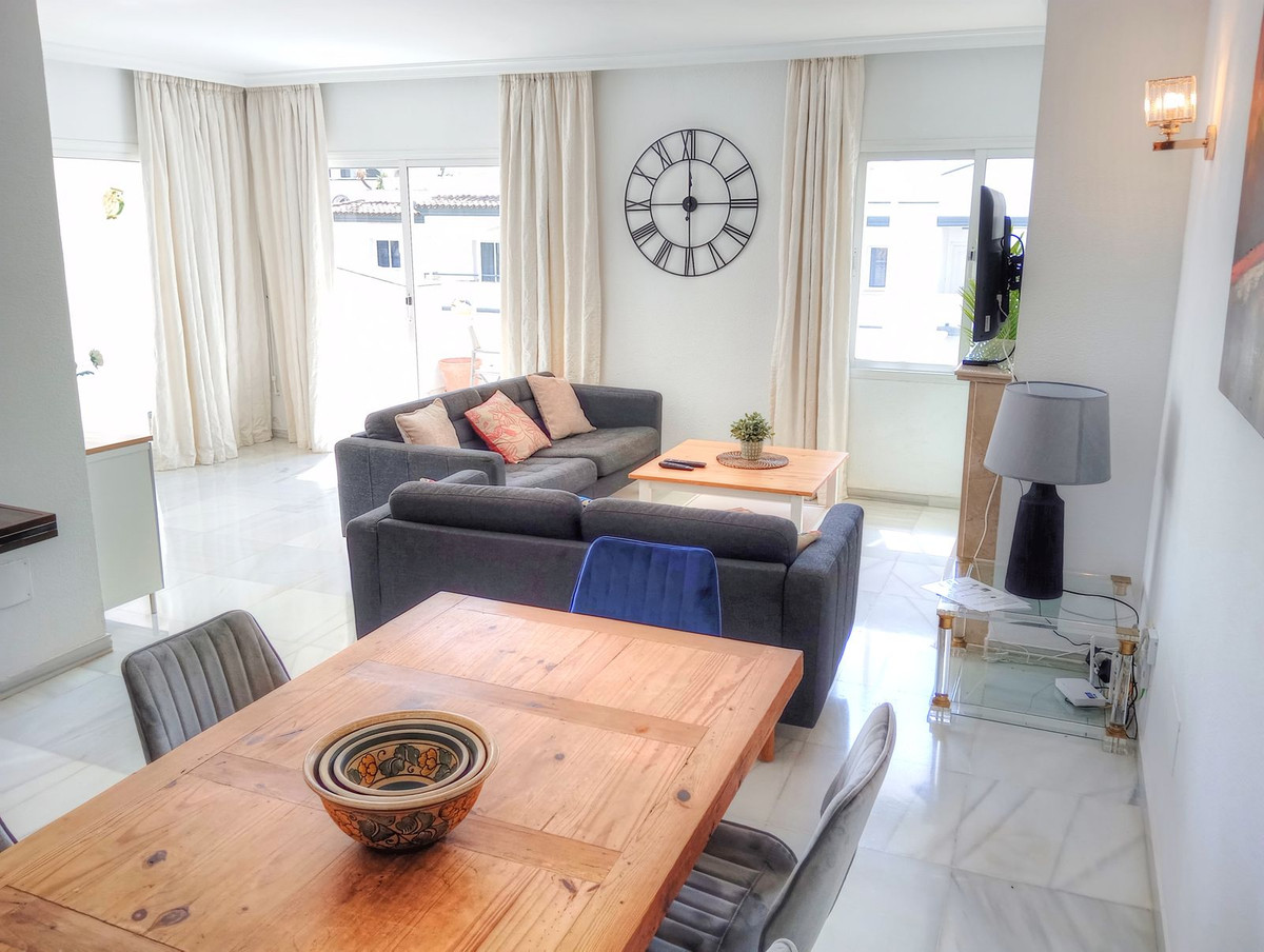 Penthouse for short term rent in Estepona