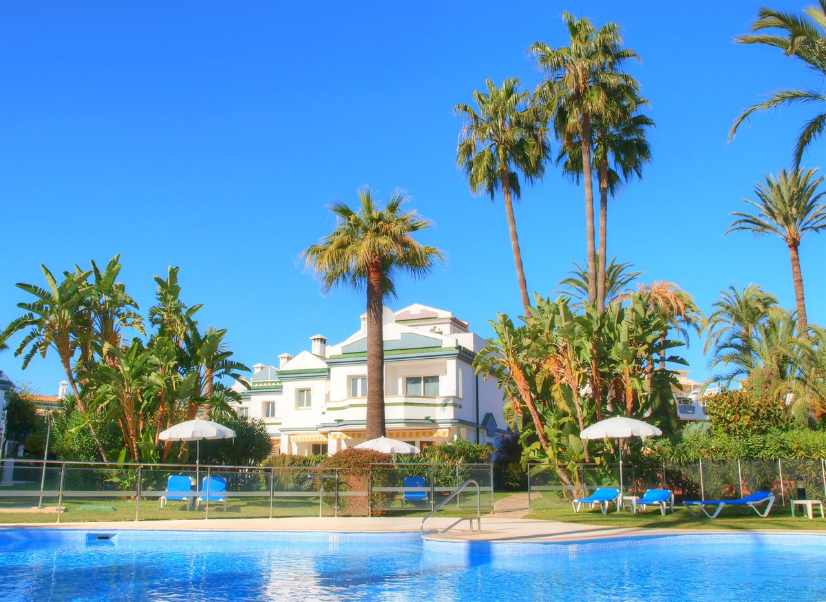 Penthouse for short term rent in Estepona