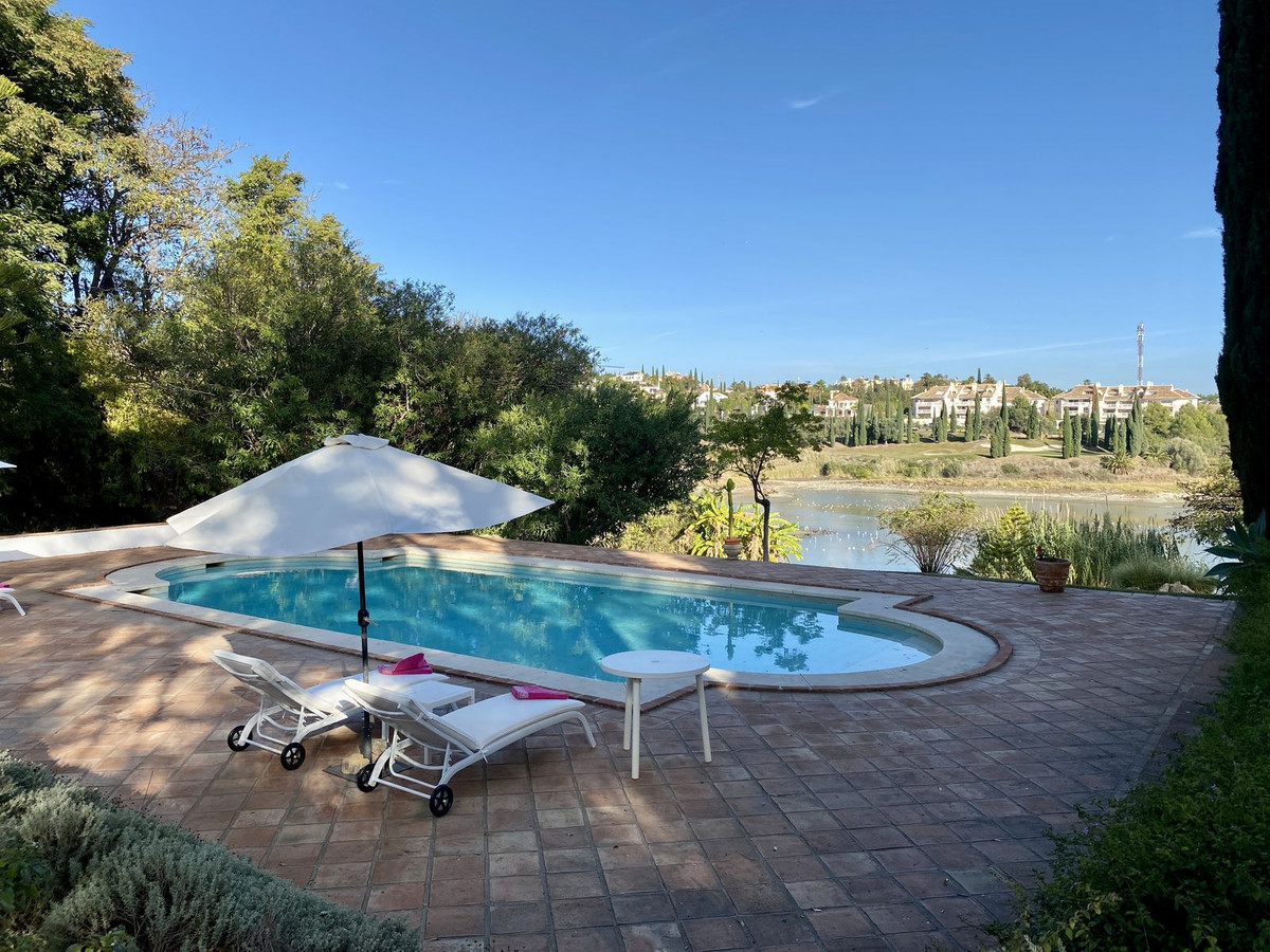 Villa for short term rent in Benahavis