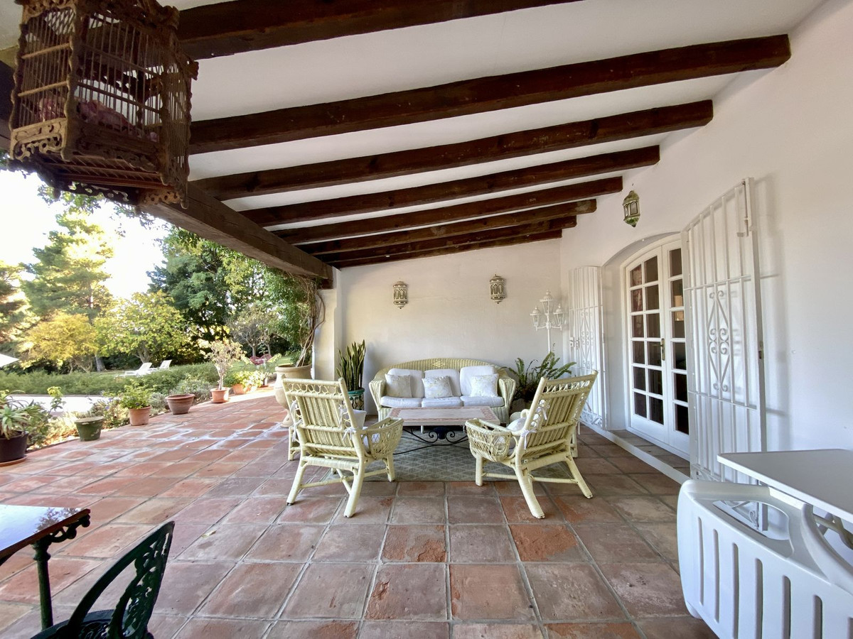 Villa for short term rent in Benahavis