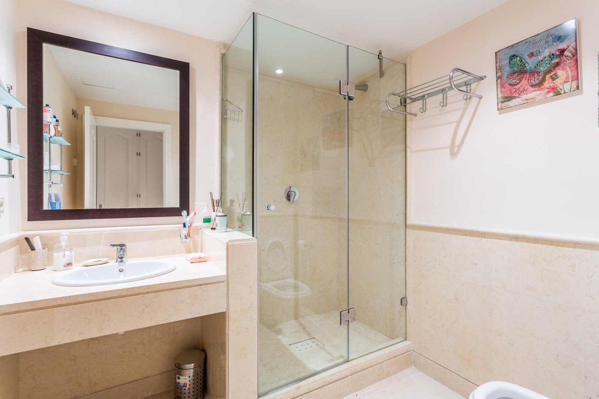 Apartment for short term rent in Benahavis