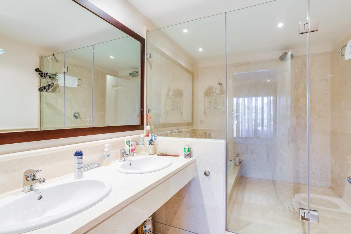 Apartment for short term rent in Benahavis