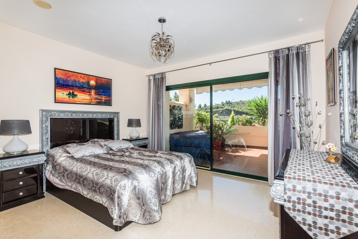 Apartment for short term rent in Benahavis