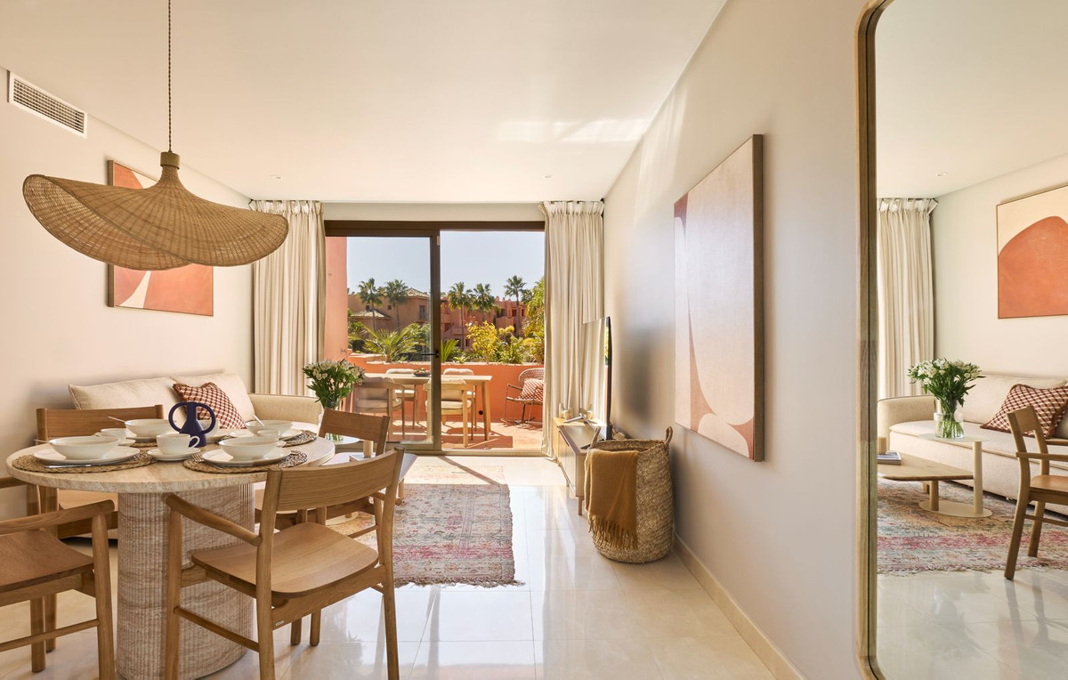 Apartment for rent in Estepona East