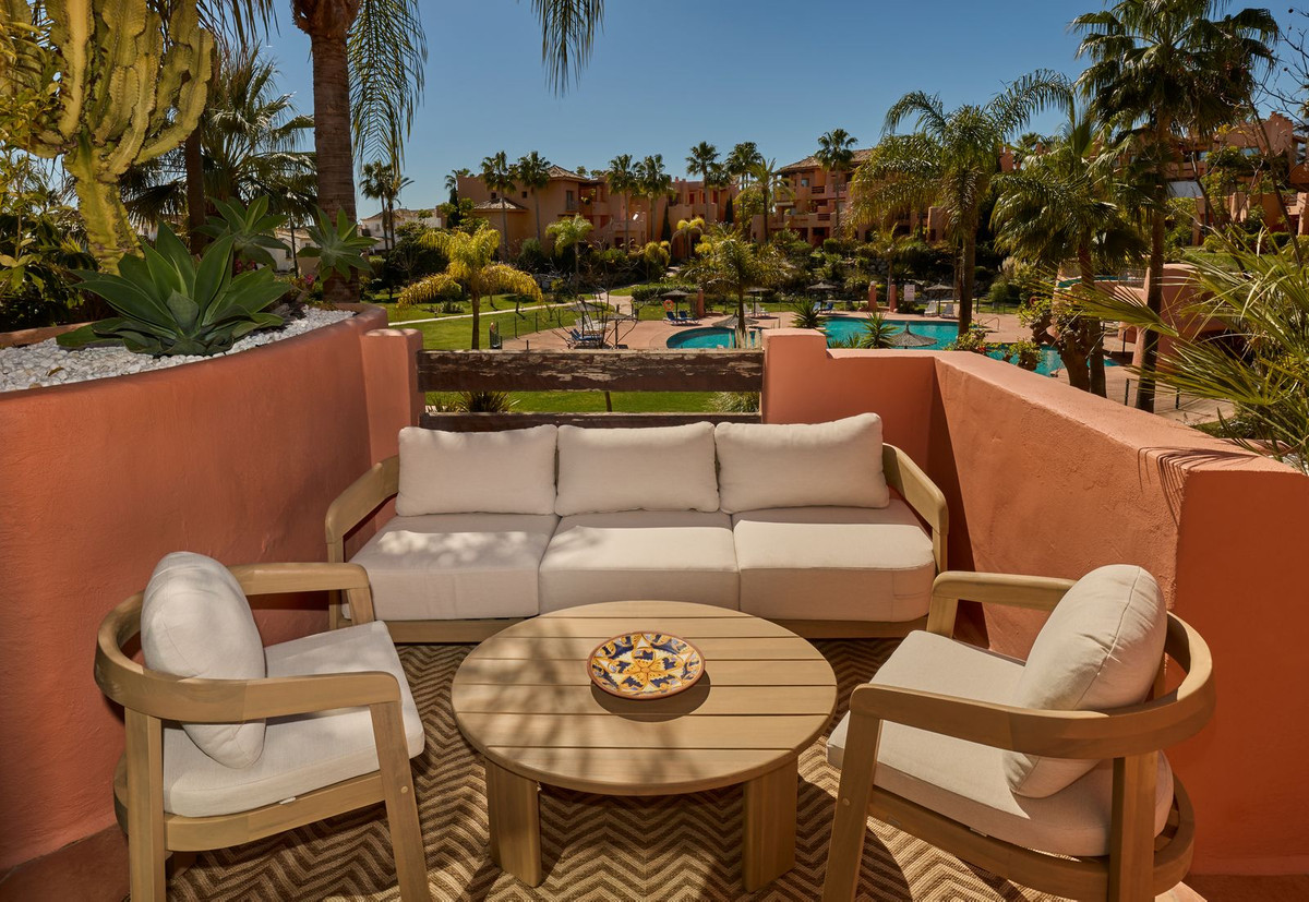Apartment for rent in Estepona East