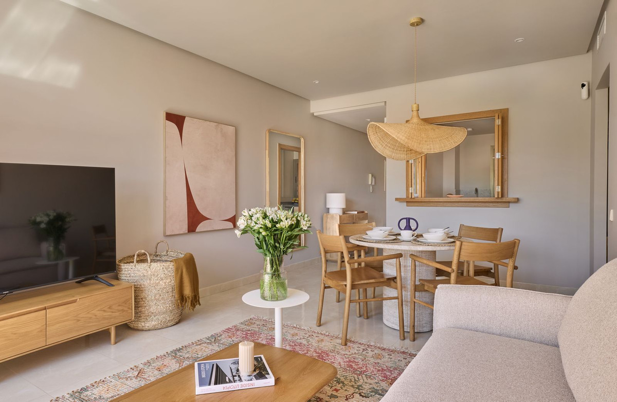 Apartment for rent in Estepona East