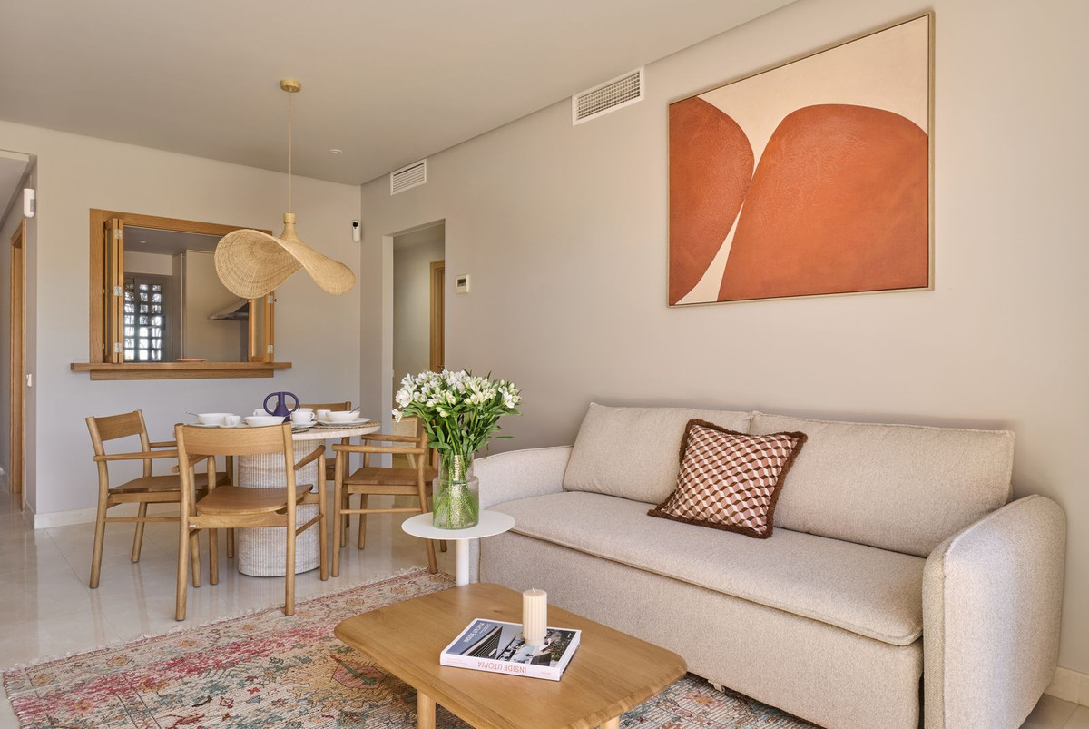 Apartment for rent in Estepona East