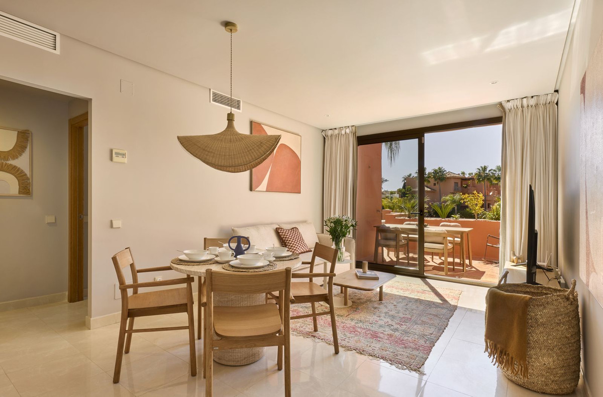 Apartment for rent in Estepona East