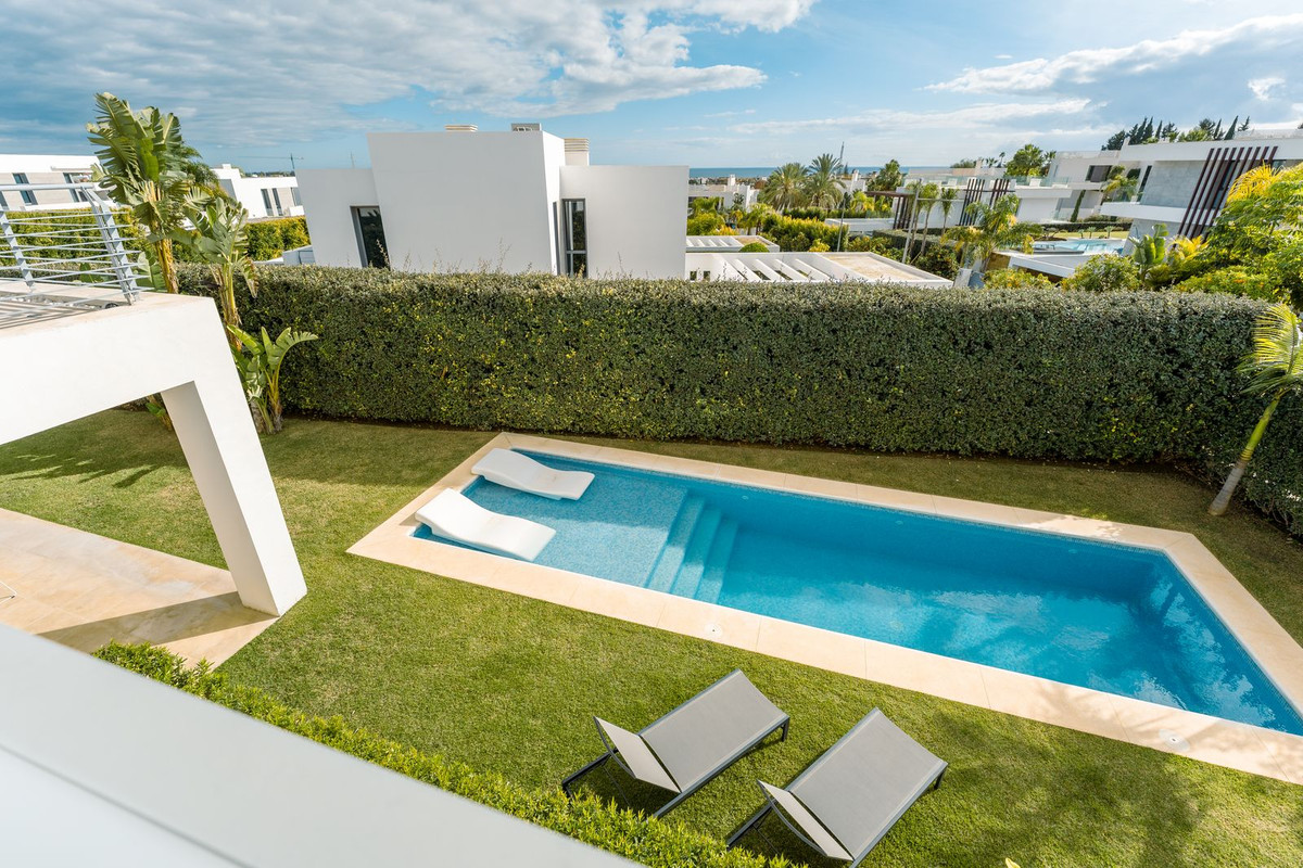 Villa for rent in Cancelada, Estepona East
