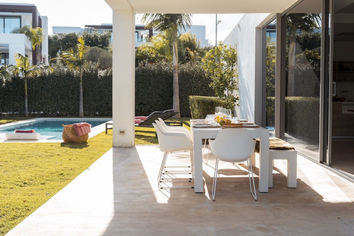 Villa for rent in Cancelada, Estepona East