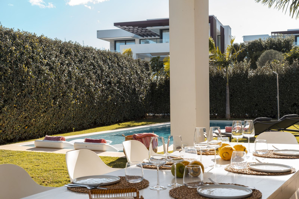 Villa for rent in Cancelada, Estepona East