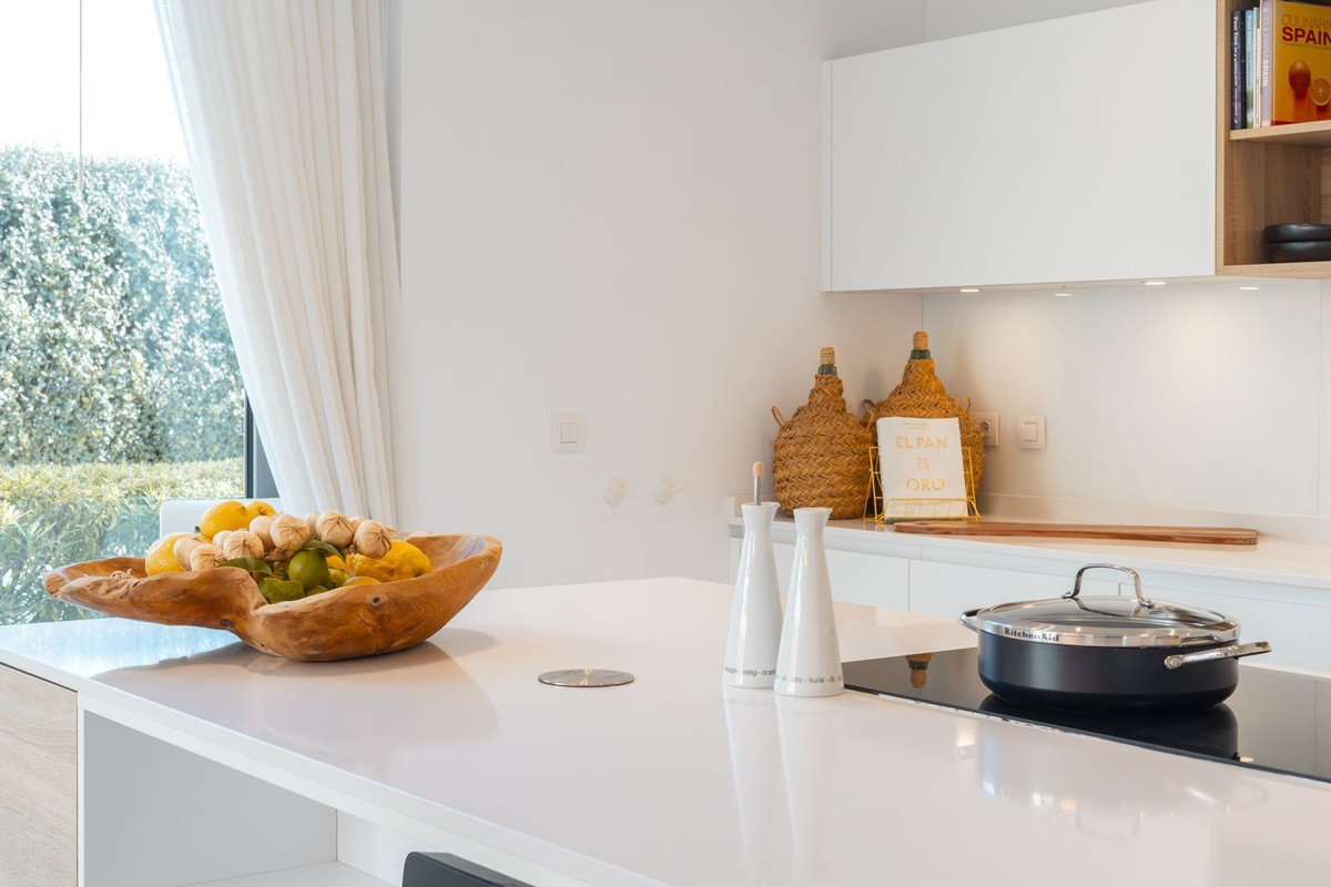 Villa for rent in Cancelada, Estepona East