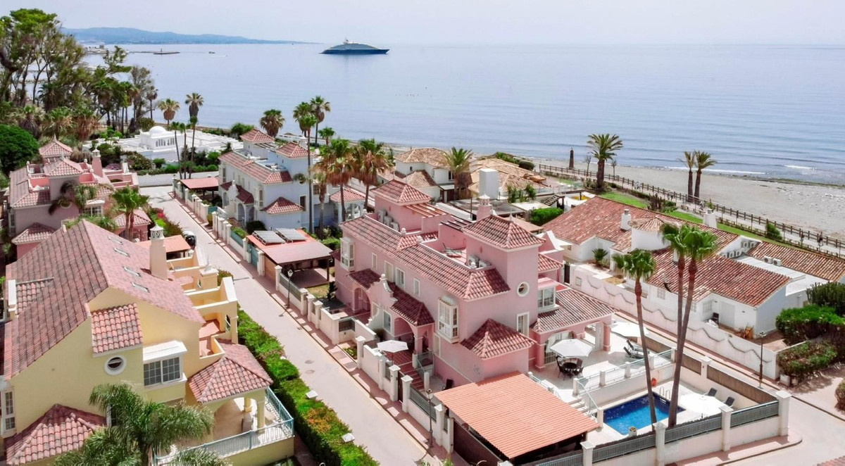 Villa for short term rent in Marbella