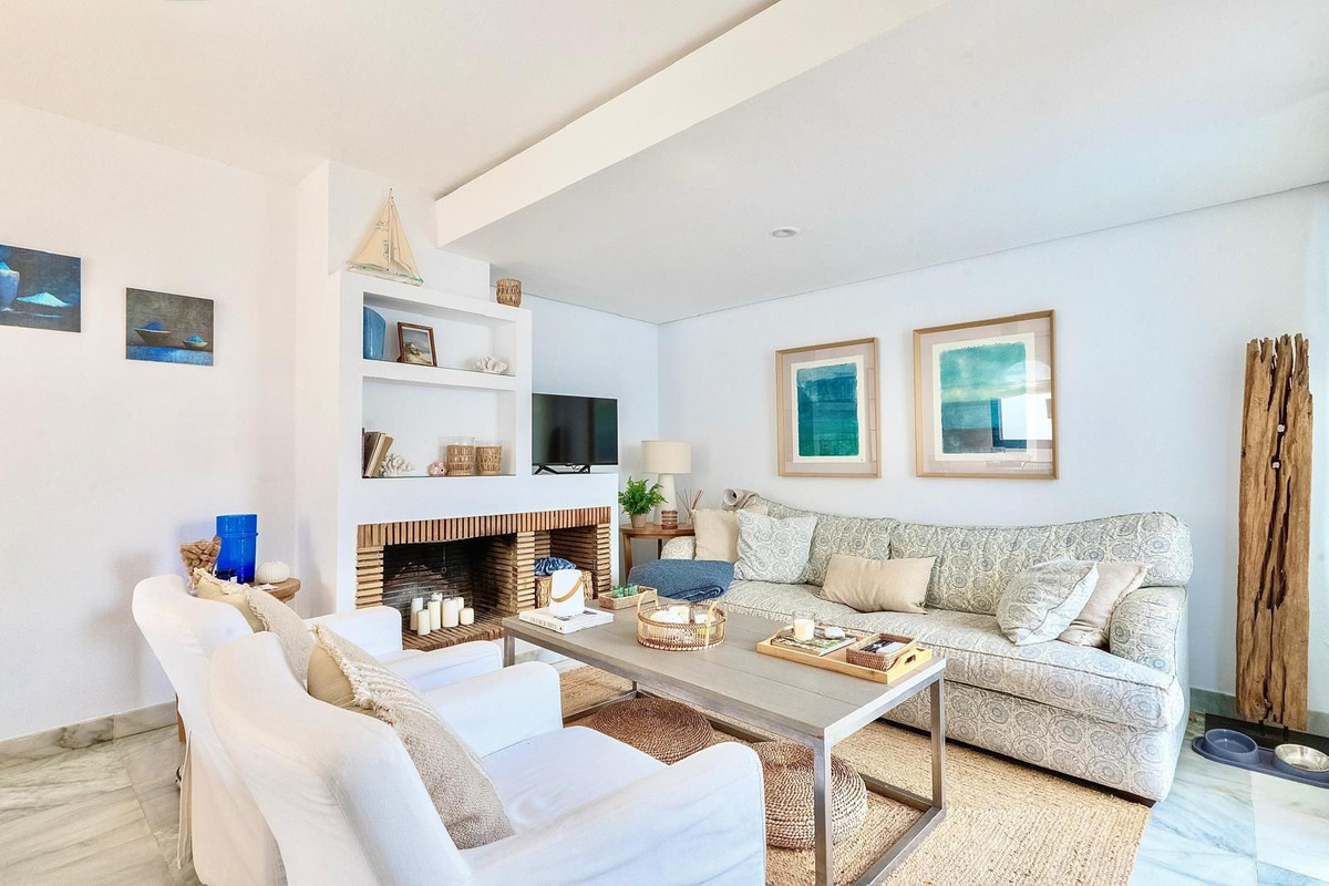 Town House for long term rent in Cancelada, Estepona East