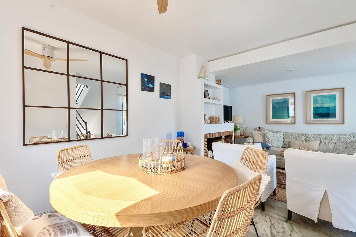 Town House for long term rent in Cancelada, Estepona East