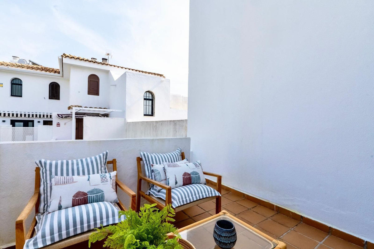 Town House for long term rent in Cancelada, Estepona East