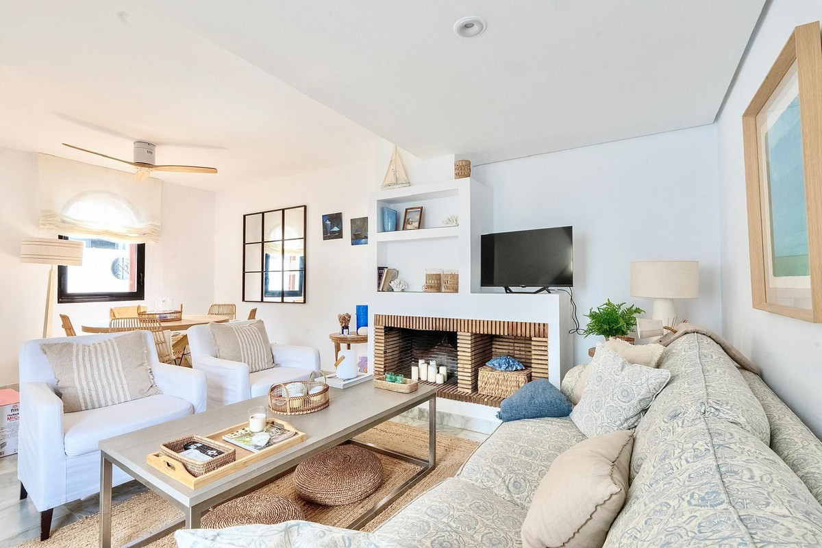 Town House for long term rent in Cancelada, Estepona East