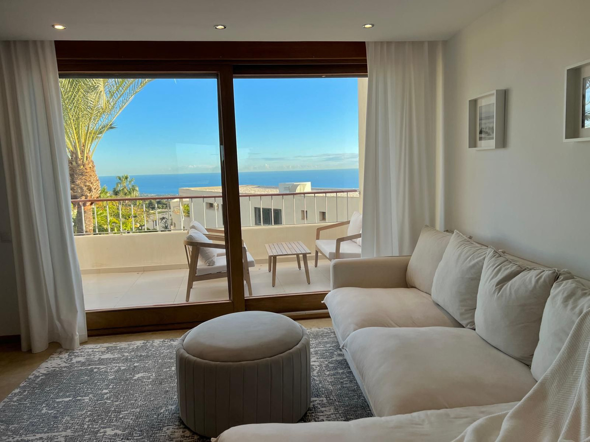 Apartment for long term rent in Los Altos de los Monteros, Marbella East