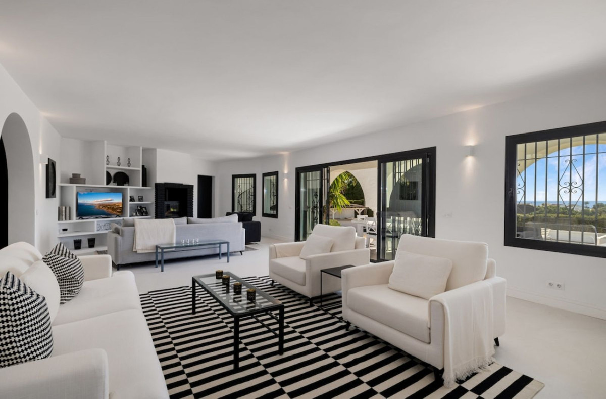 Villa for rent in Las Chapas, Marbella East