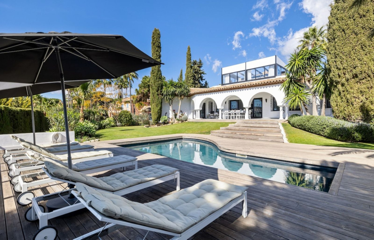 Villa for rent in Las Chapas, Marbella East