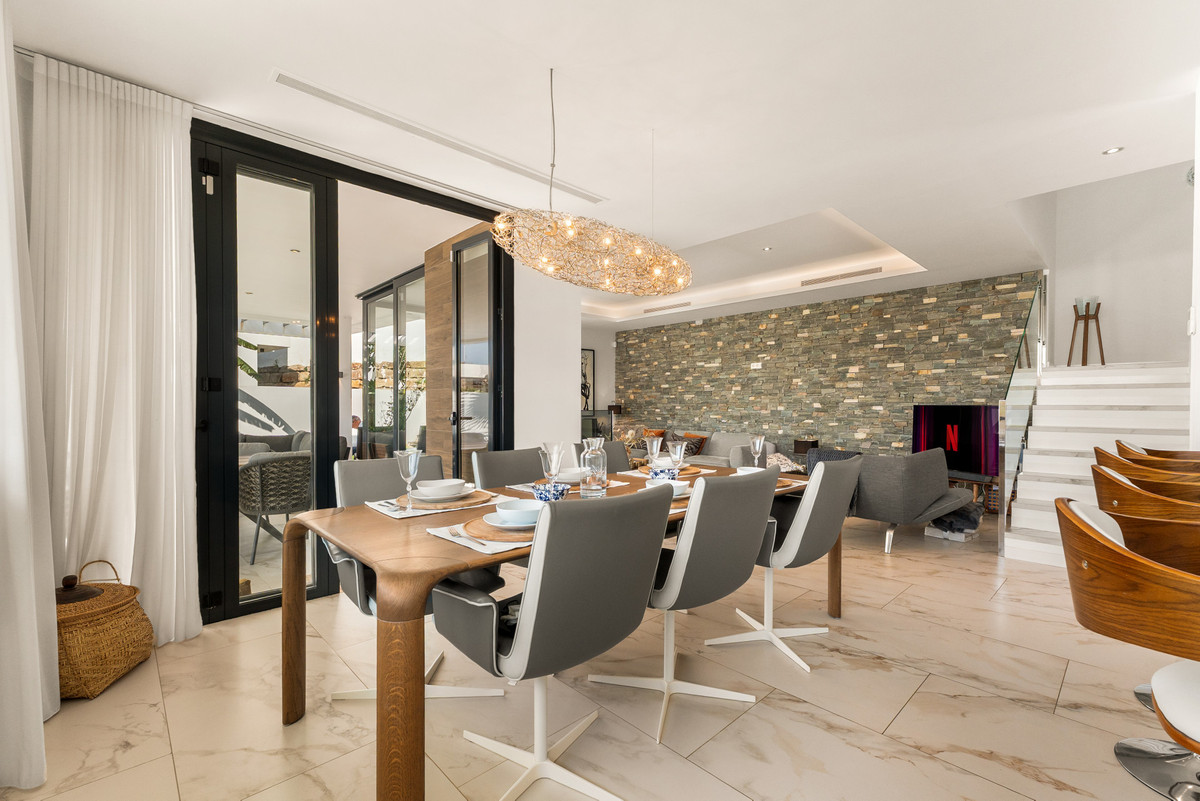 Villa for short term rent in Estepona East