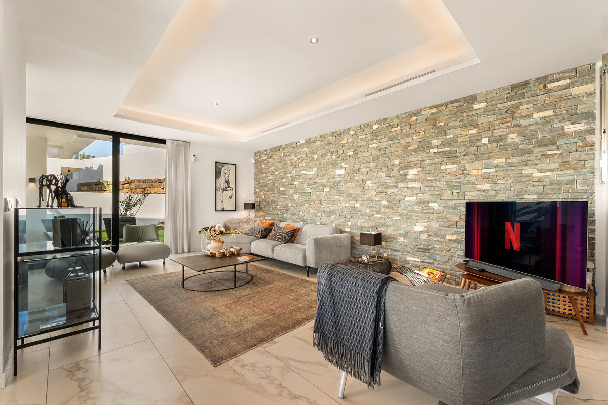Villa for short term rent in Estepona East