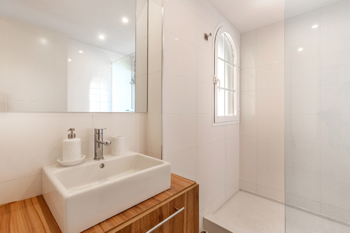 Apartment for rent in Nueva Andalucia, Marbella