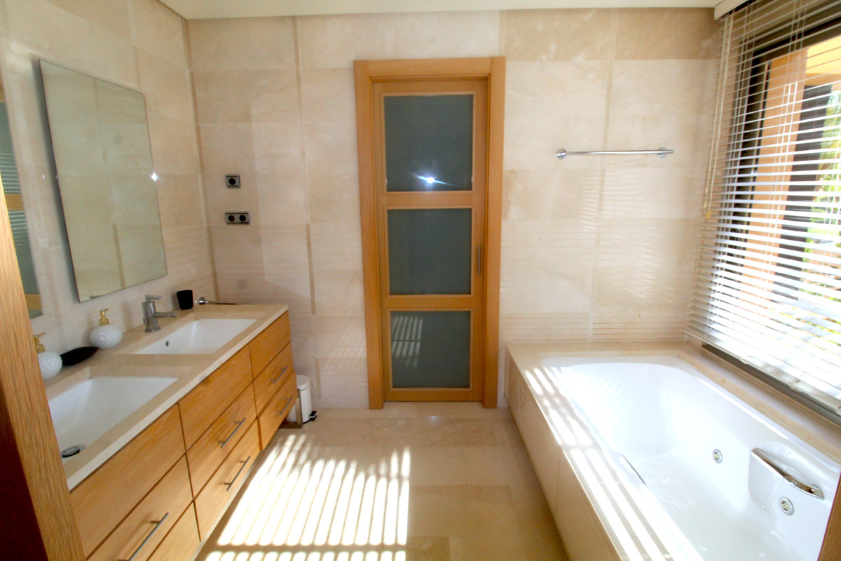 Apartment for rent in Sierra Blanca, Marbella Golden Mile