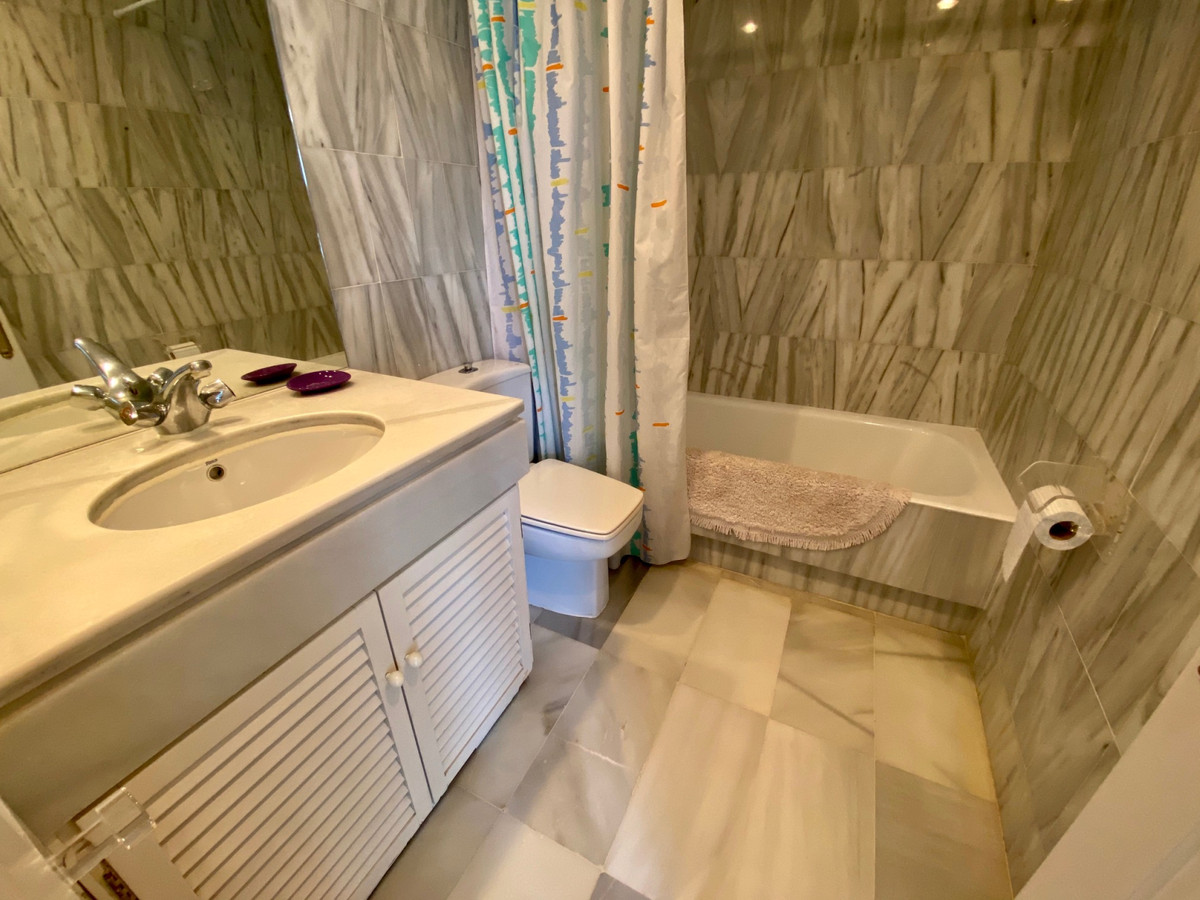 Penthouse for short term rent in Estepona