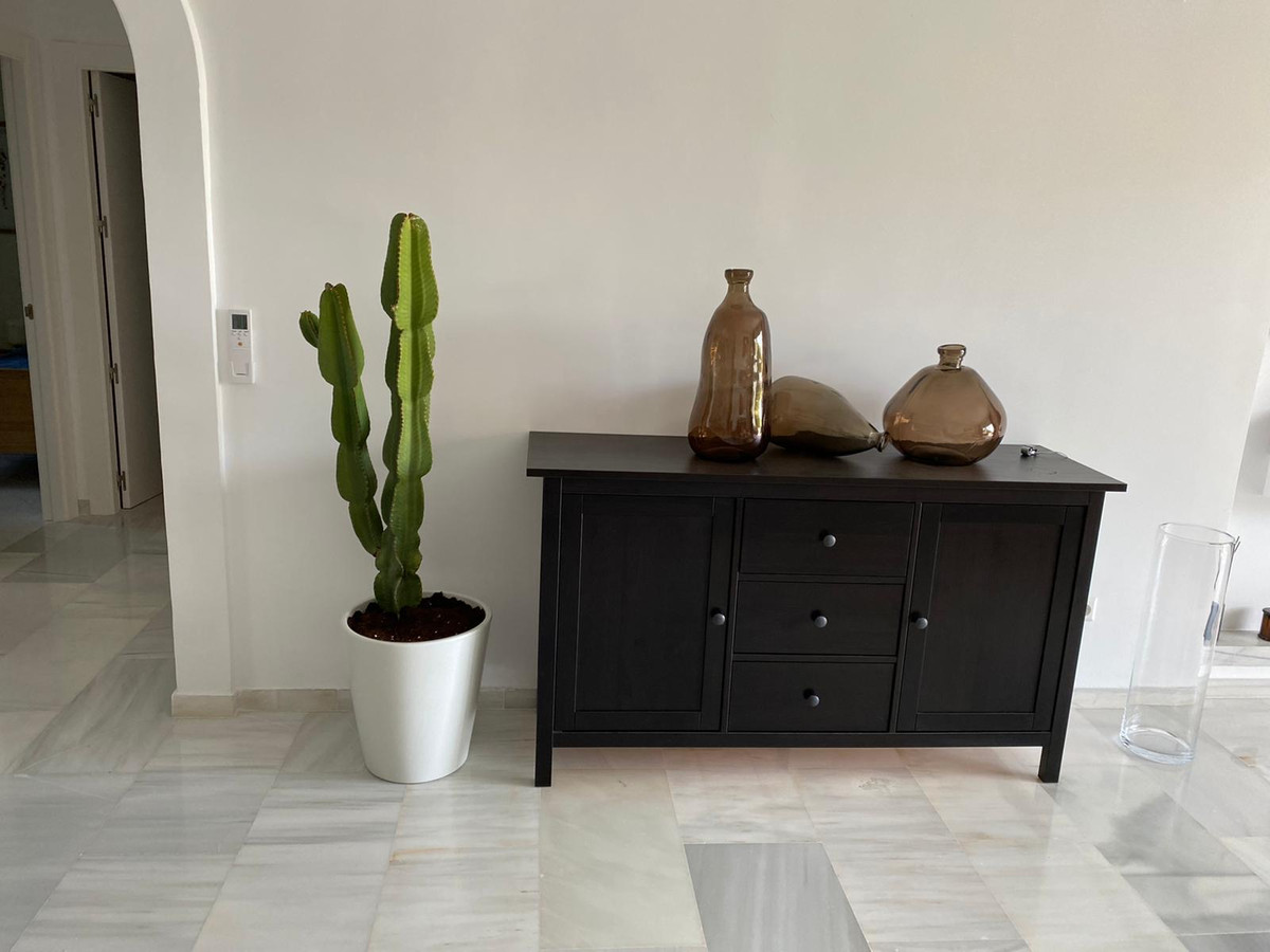 Apartment for rent in Cabopino, Marbella East
