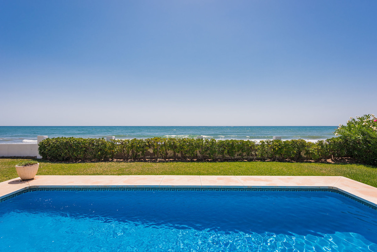 Villa for rent in Marbesa, Marbella East