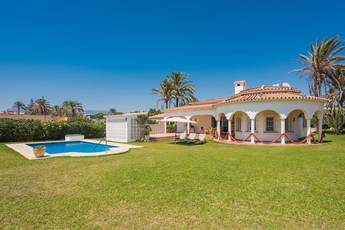 Villa for rent in Marbesa, Marbella East