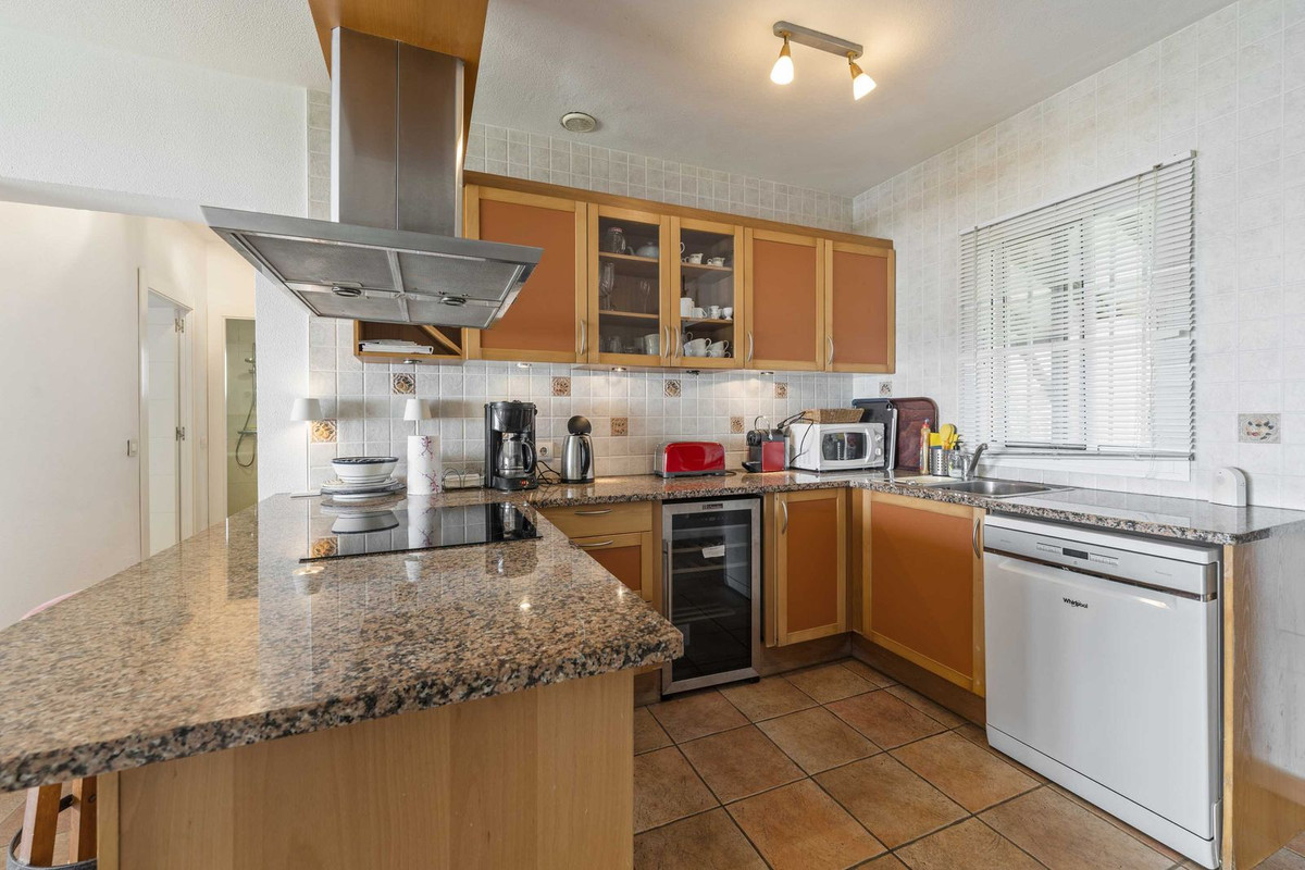 Villa for rent in Marbesa, Marbella East