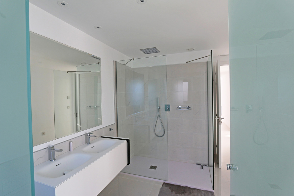 Apartamento Planta Baja en alquiler en Benahavis