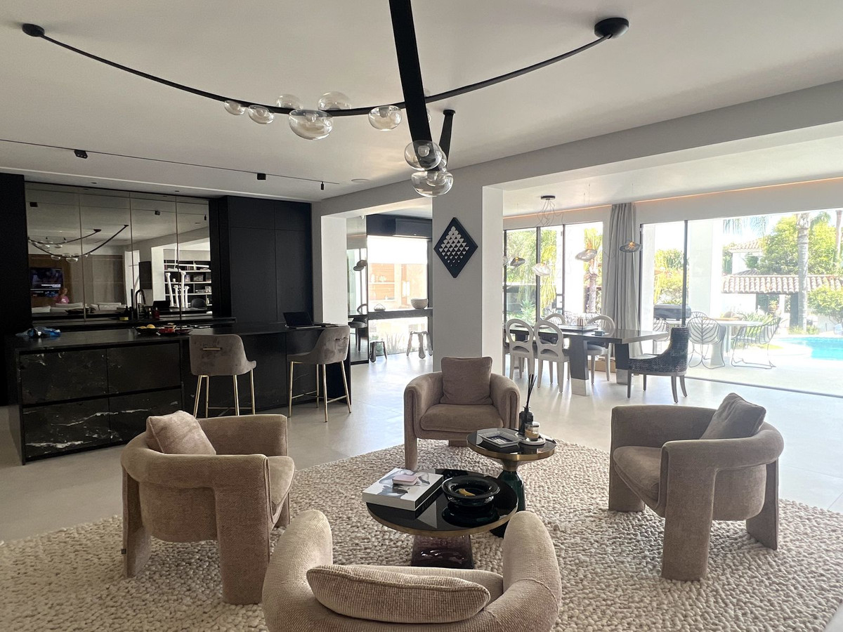 Villa for short term rent in Nueva Andalucia, Marbella