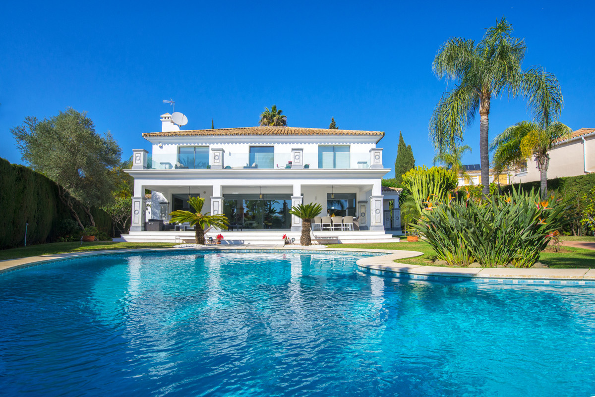 Villa for short term rent in Nueva Andalucia, Marbella