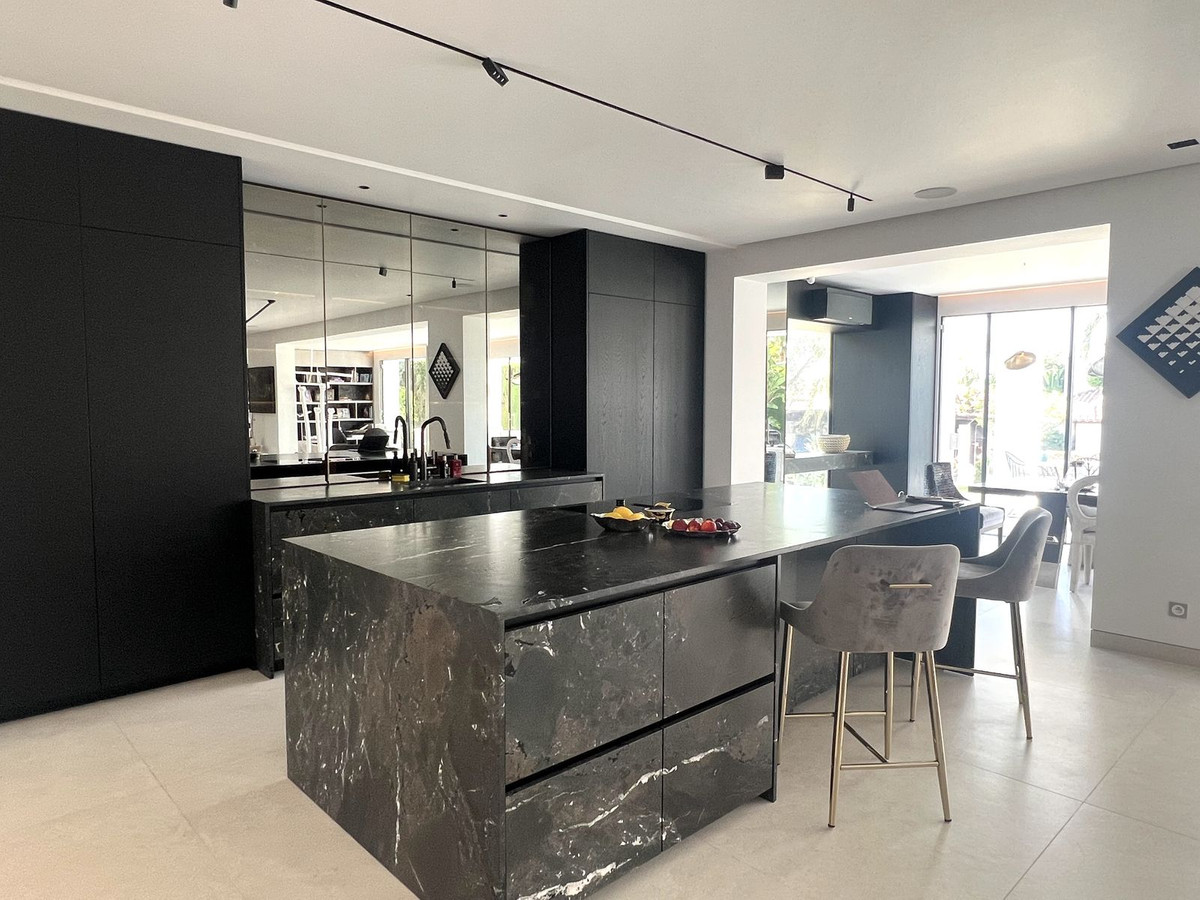Villa for short term rent in Nueva Andalucia, Marbella
