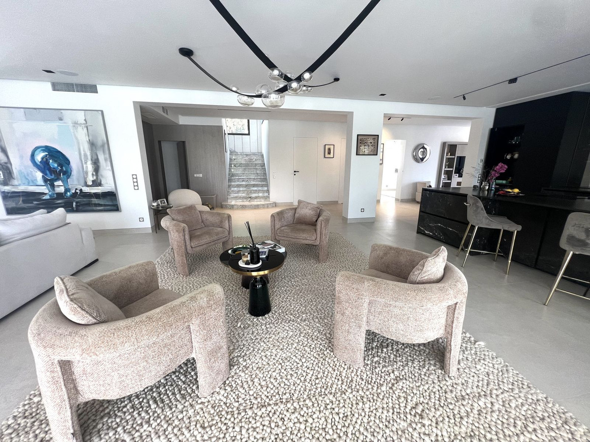 Villa for short term rent in Nueva Andalucia, Marbella
