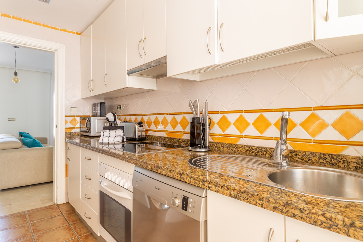 Town House for short term rent in El Rosario, Marbella East