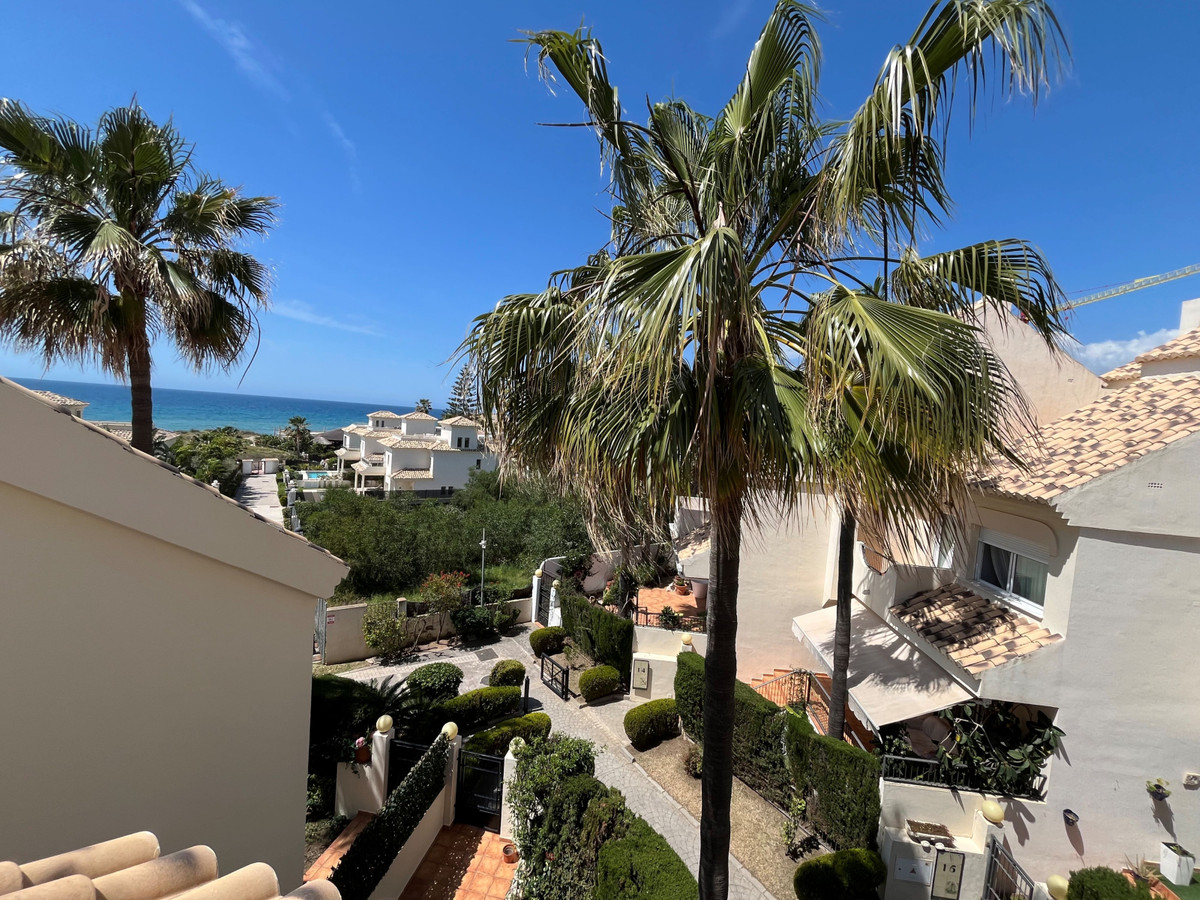 Town House for short term rent in El Rosario, Marbella East