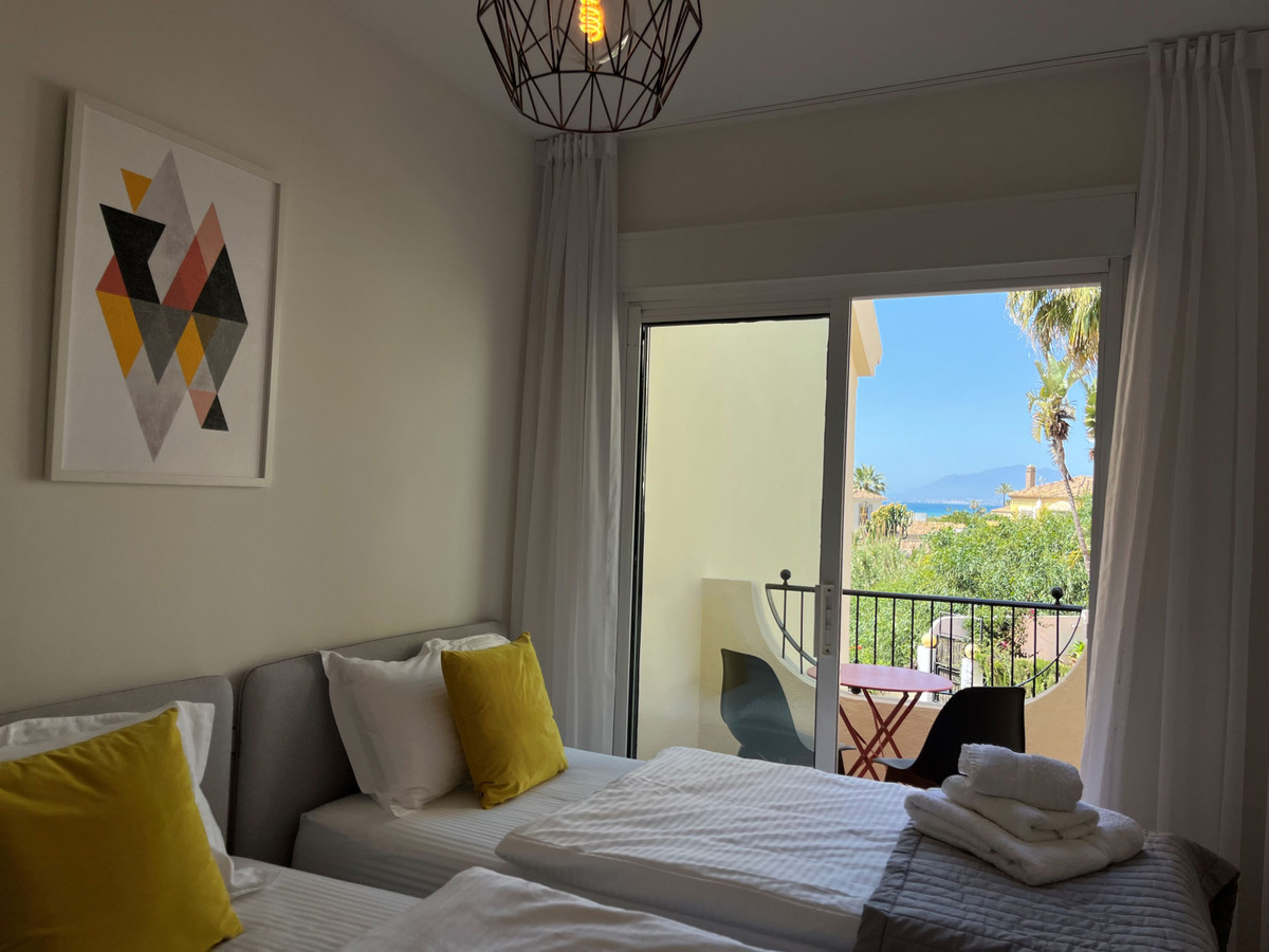 Town House for short term rent in El Rosario, Marbella East