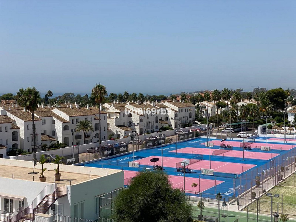 Penthouse for rent in Paraiso Alto, Benahavis