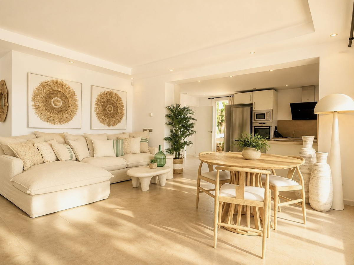 Villa for rent in Estepona East