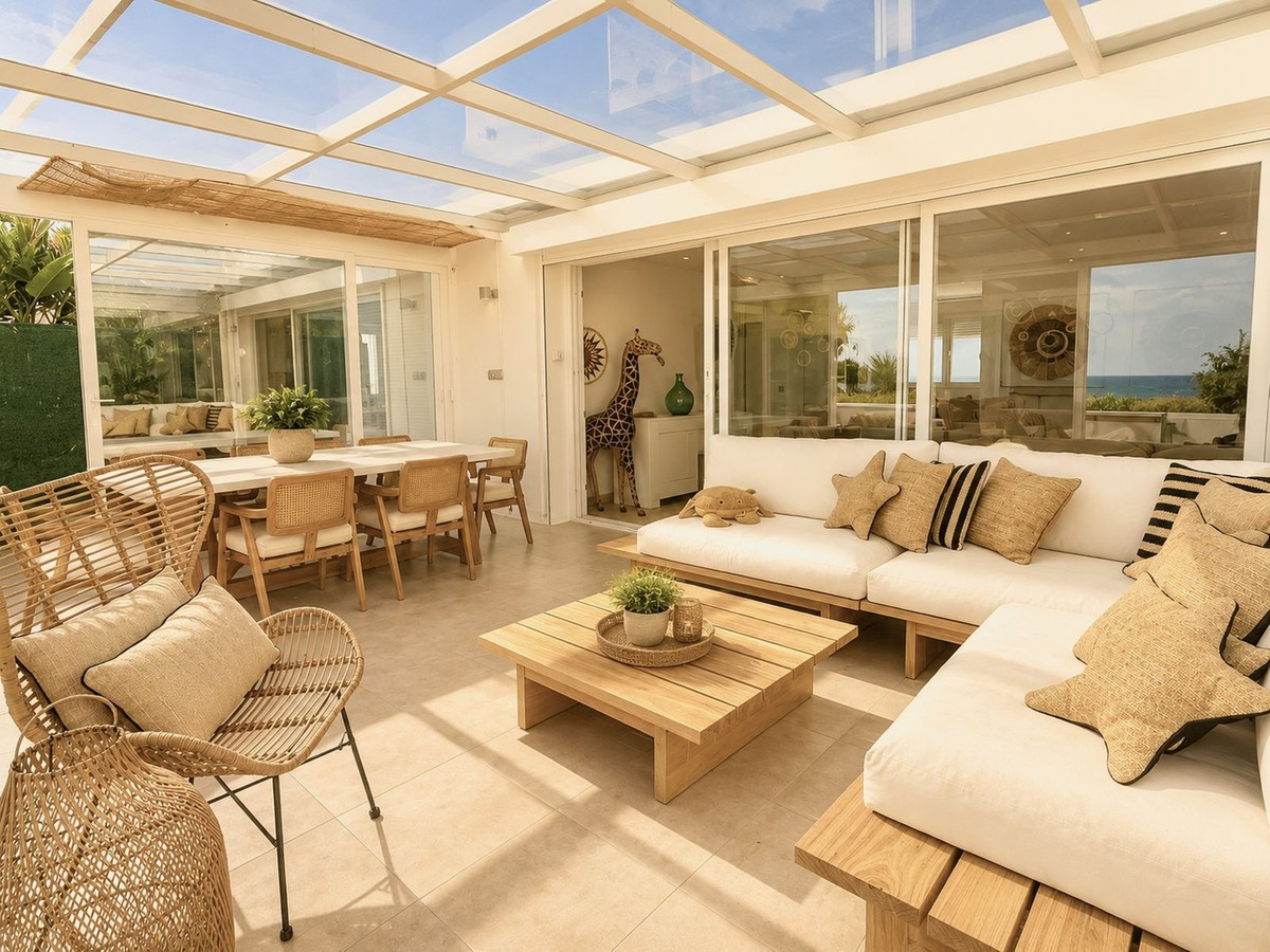 Villa for rent in Estepona East