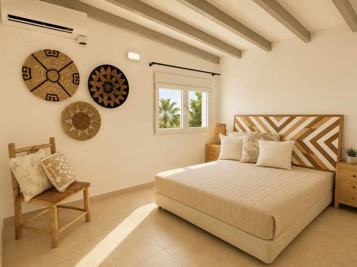 Villa for rent in Estepona East