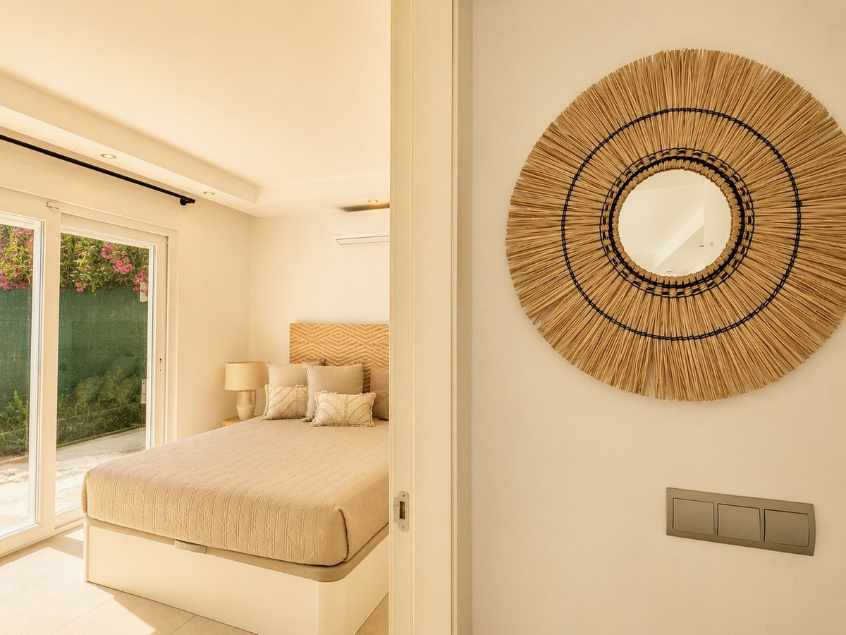 Villa for rent in Estepona East