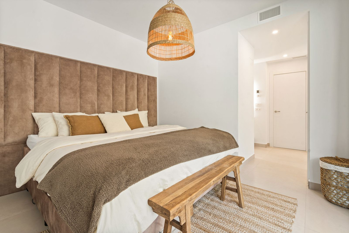 Apartment for short term rent in Los Altos de los Monteros, Marbella East
