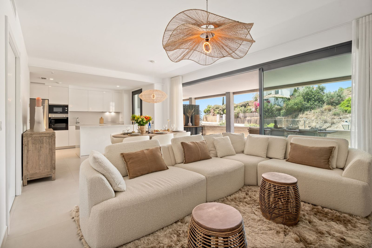 Apartment for short term rent in Los Altos de los Monteros, Marbella East