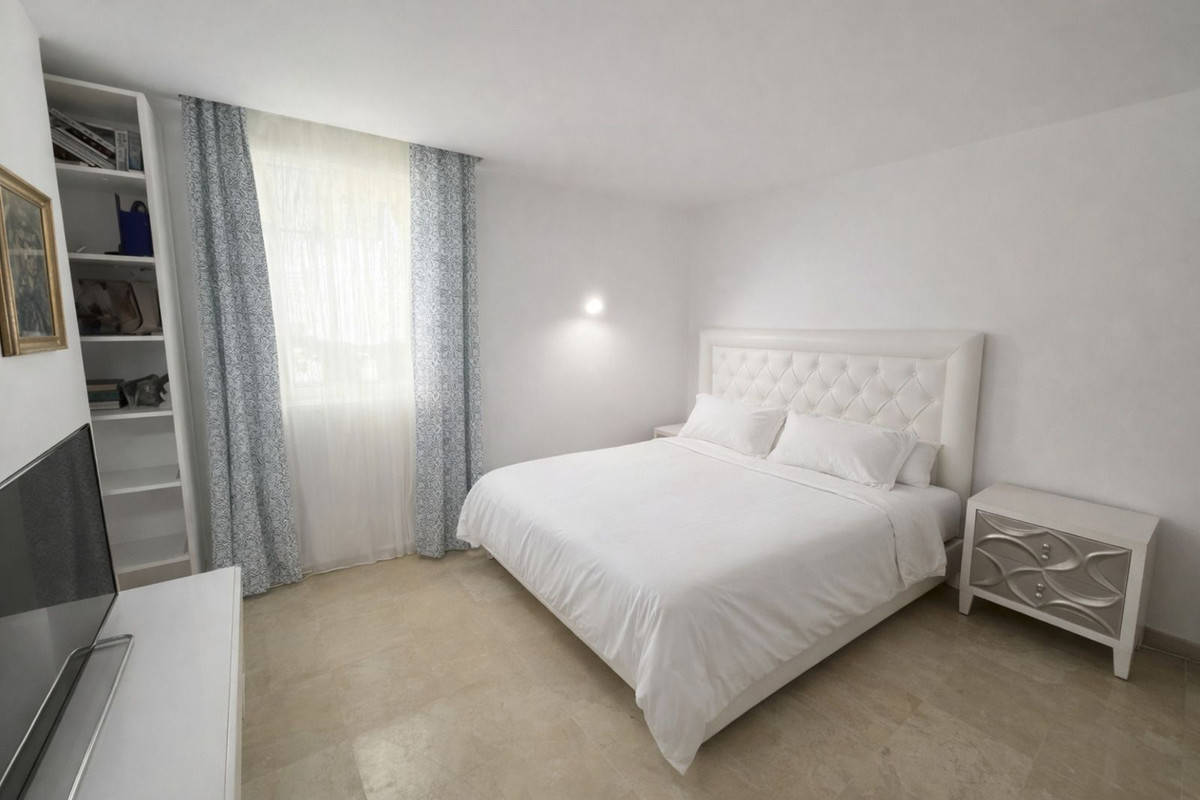 Apartamento Planta Baja en alquiler en Benahavis